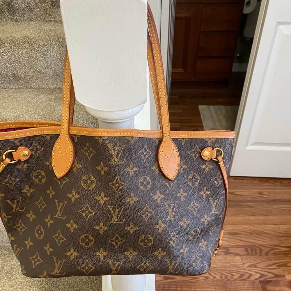 Louis Vuitton Neverfull PM Red lining